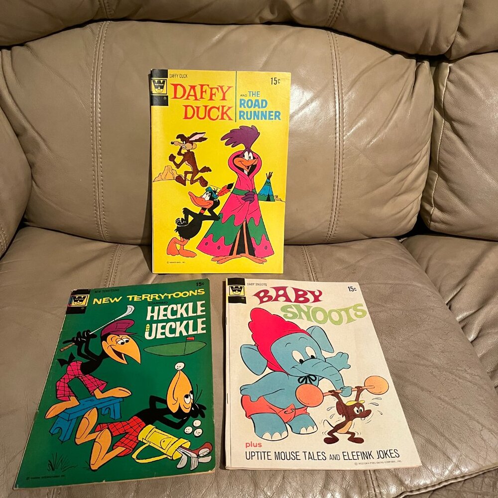 Vintage 1972 Walt Disney Whitman Comic Book LOT of 3